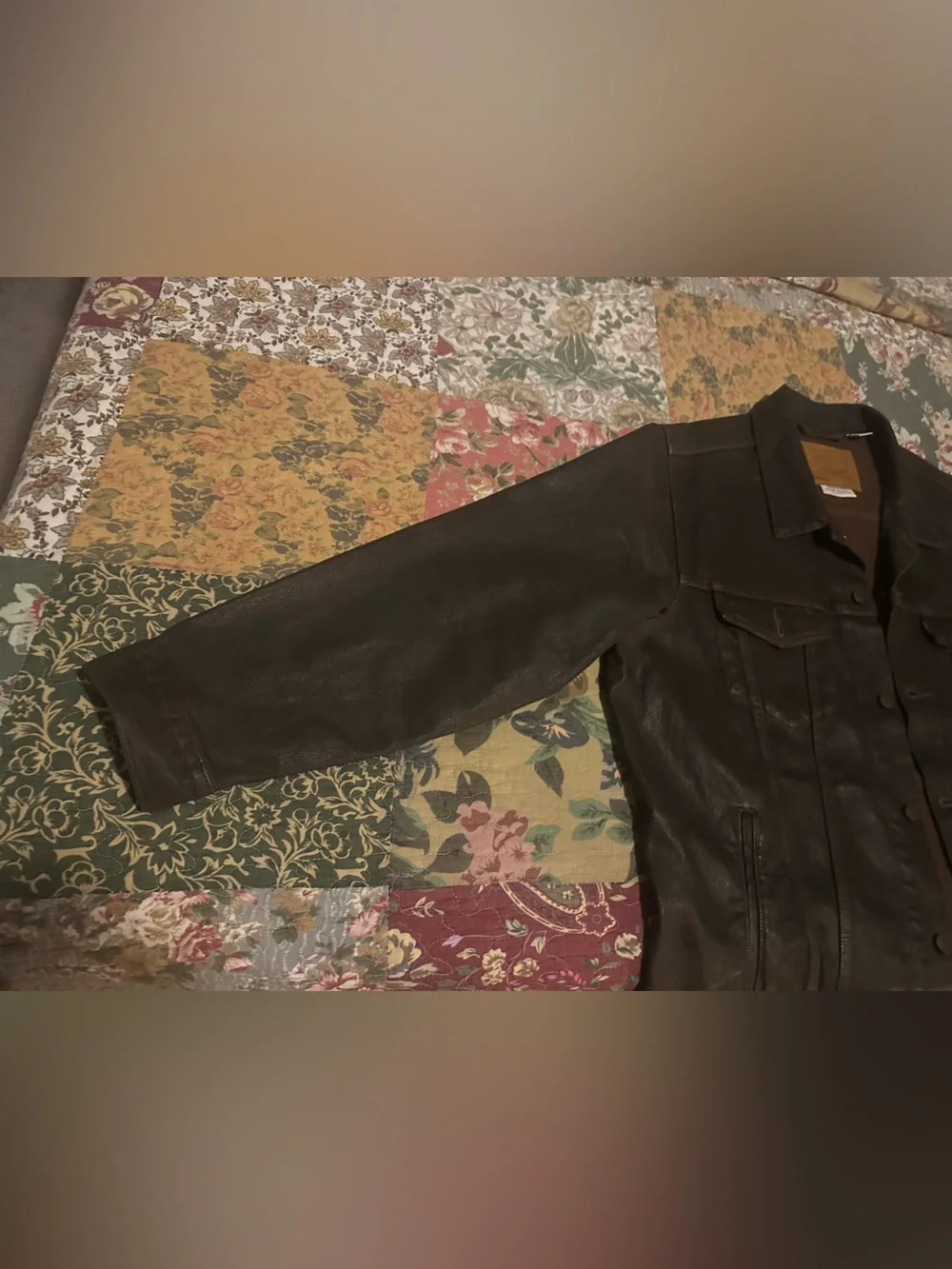 Levi’s relaxed fit men’s trucker jacket